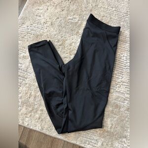 Nike Women’s Hyper cool legging black Size M